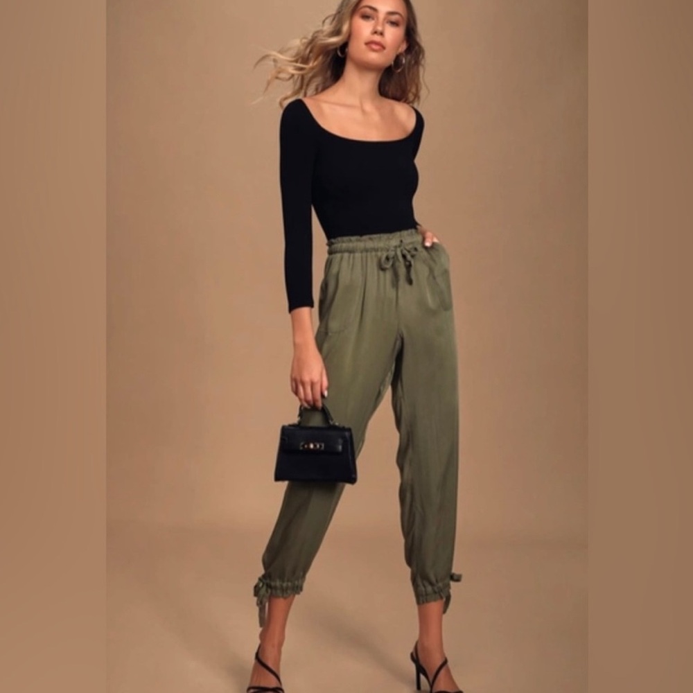 Lulu's Olive Green Cropped Jogger Pants